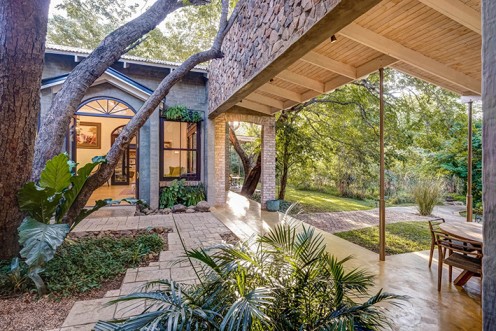 Come Home to Wonder — Win a Luxury Victoria Falls Escape for Four 